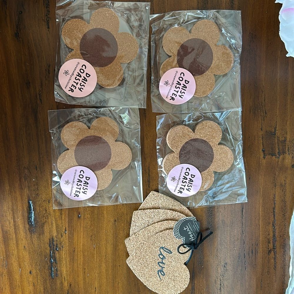 Cork coasters Daisy and Heart total of 8 NWT